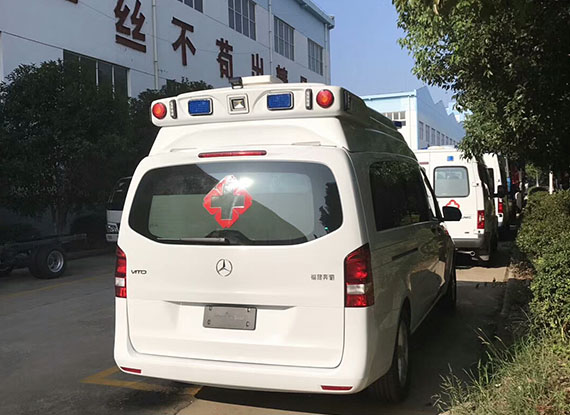 福建奔驰新威霆救护车