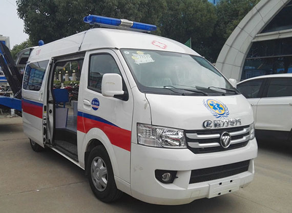 福田G7高顶救护车