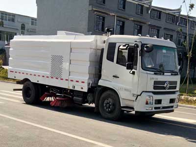 程力威牌CLW5180TSLD5型扫路车